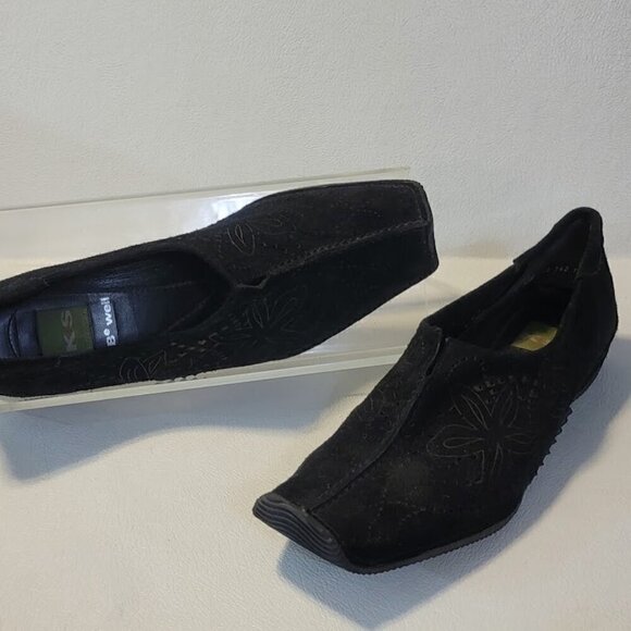 K+S 2Be Well Black Suede Cut Out Moccasin Driving Wedge Shoes- Size 7 1/2 NWOB - Picture 1 of 13